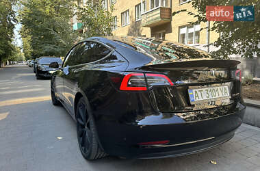 Седан Tesla Model 3 2020 в 