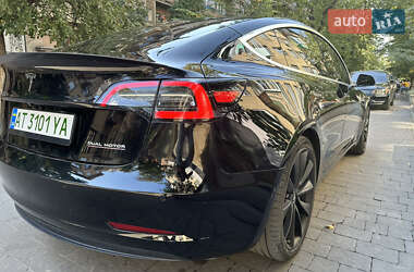 Седан Tesla Model 3 2020 в 