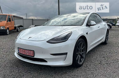 Седан Tesla Model 3 2022 в Луцке