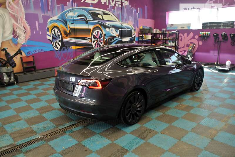Седан Tesla Model 3 2021 в Києві