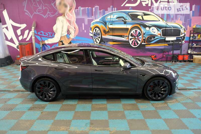 Седан Tesla Model 3 2021 в Києві