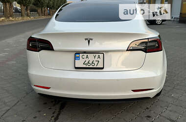 Седан Tesla Model 3 2020 в Черкассах