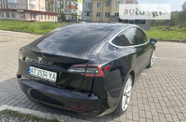 Седан Tesla Model 3 2018 в Долине