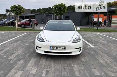 Седан Tesla Model 3 2020 в Львове