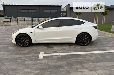 Седан Tesla Model 3 2020 в Львові