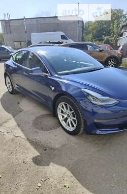 Седан Tesla Model 3 2019 в Черкасах