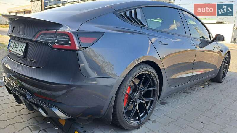 Седан Tesla Model 3 2021 в Ірпені