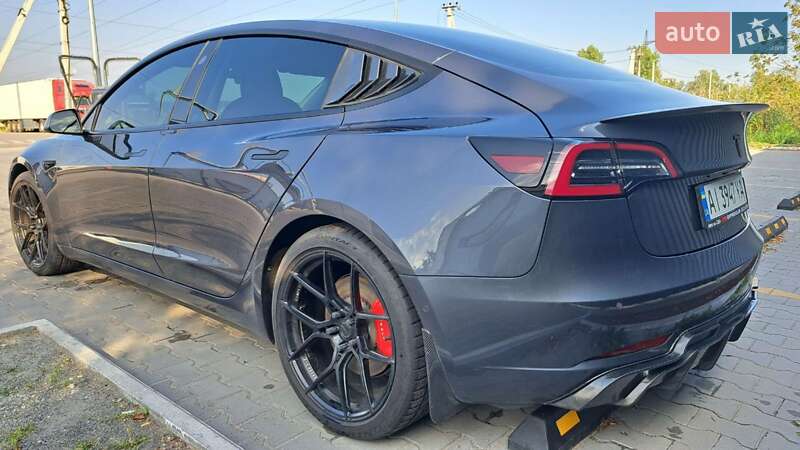 Седан Tesla Model 3 2021 в Ірпені
