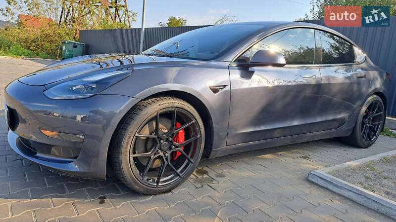 Седан Tesla Model 3 2021 в Ірпені
