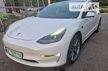 Седан Tesla Model 3 2021 в Дніпрі