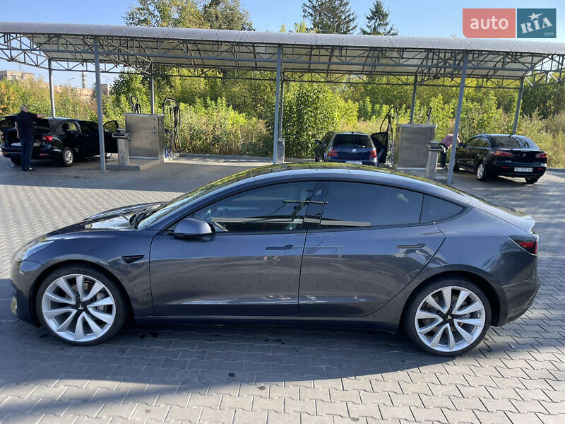 Седан Tesla Model 3 2021 в Полтаві