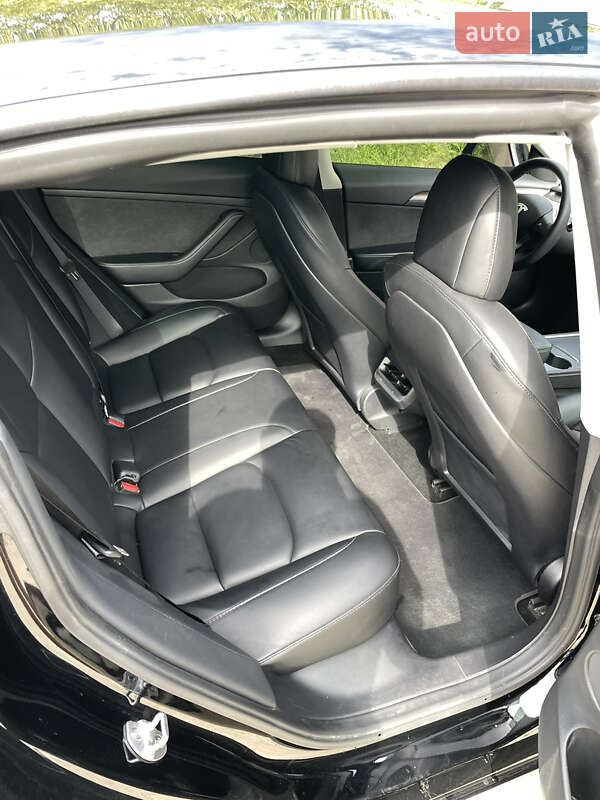 Седан Tesla Model 3 2022 в Львові