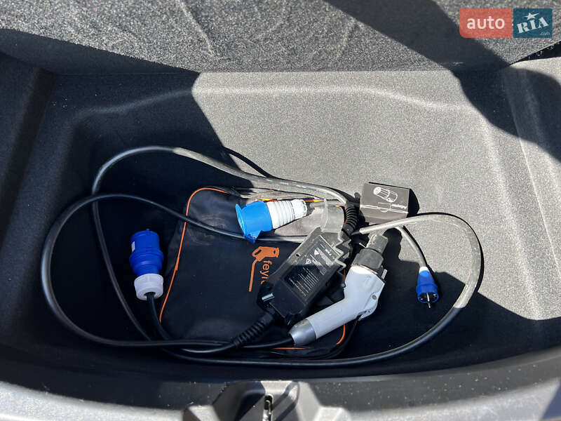 Седан Tesla Model 3 2018 в Самборе