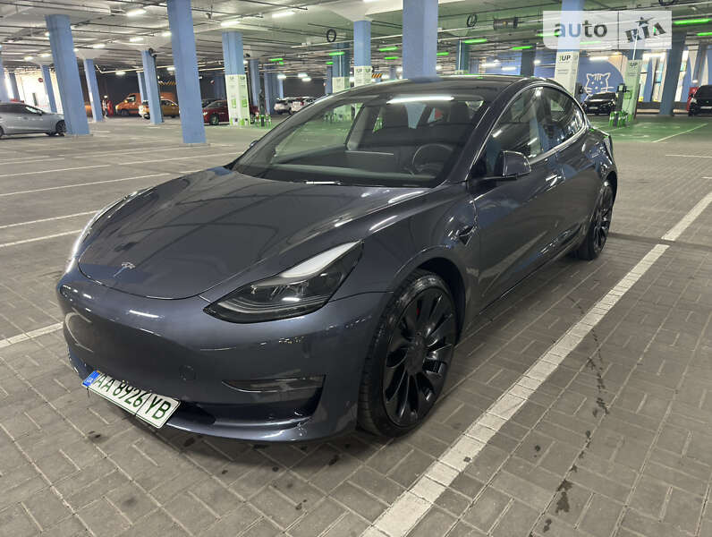 Седан Tesla Model 3 2023 в Києві