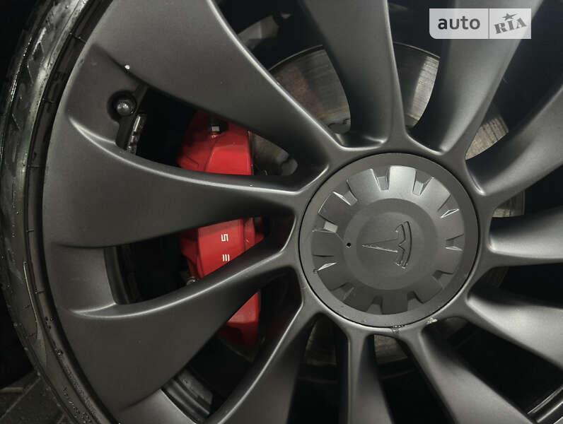 Седан Tesla Model 3 2023 в Києві