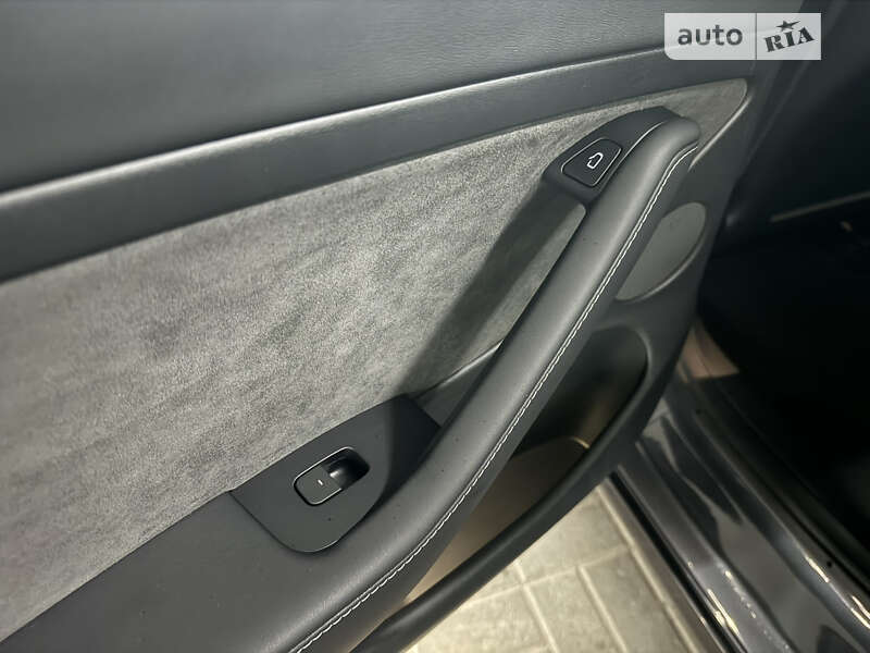 Седан Tesla Model 3 2023 в Києві
