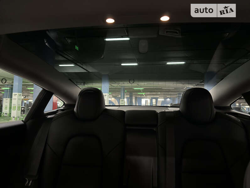 Седан Tesla Model 3 2023 в Києві