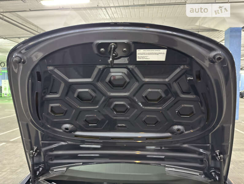 Седан Tesla Model 3 2023 в Києві