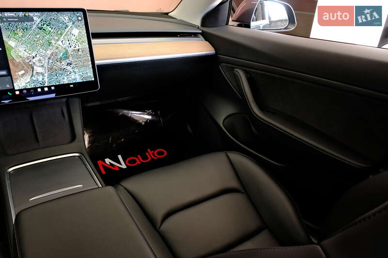 Седан Tesla Model 3 2021 в Одессе