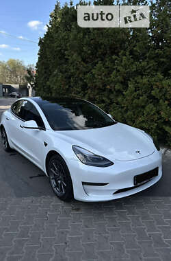 Седан Tesla Model 3 2021 в 