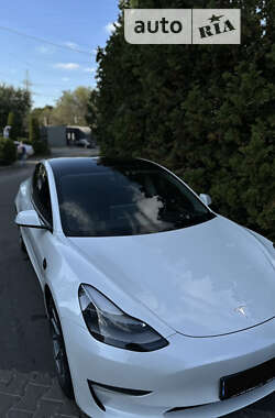 Седан Tesla Model 3 2021 в 