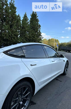 Седан Tesla Model 3 2021 в 