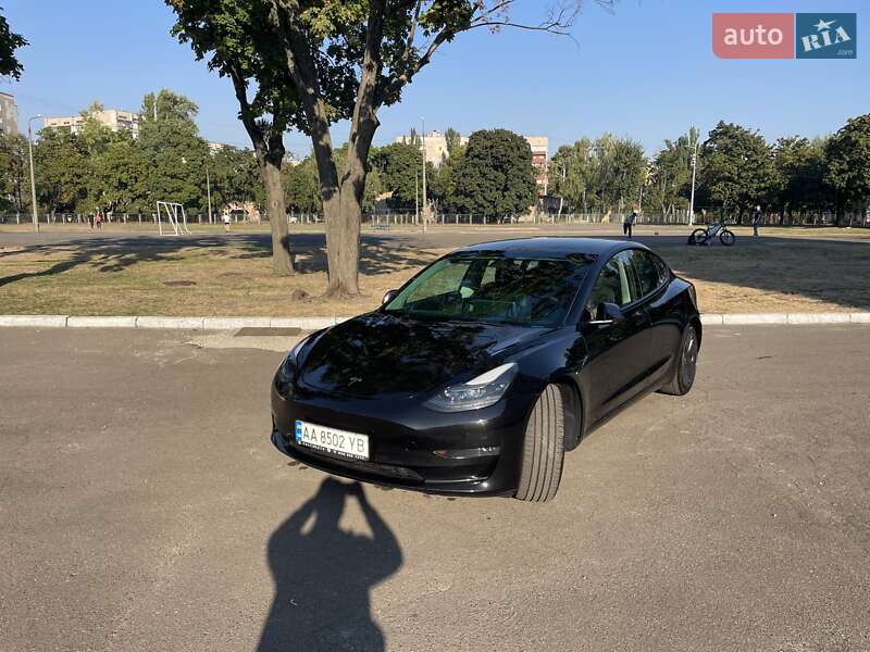 Tesla Model 3 2021