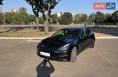 Седан Tesla Model 3 2021 в 