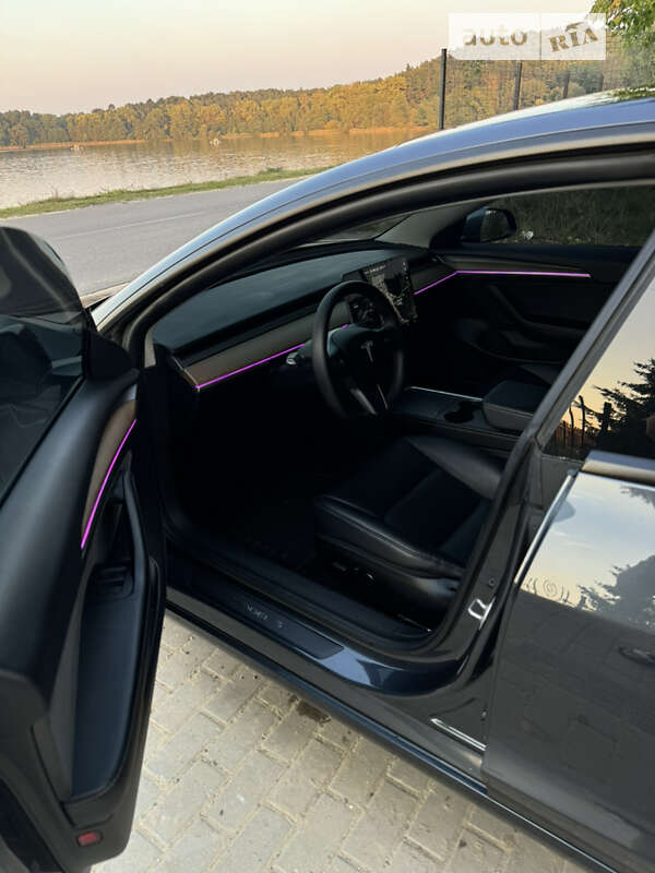 Седан Tesla Model 3 2021 в Івано-Франково