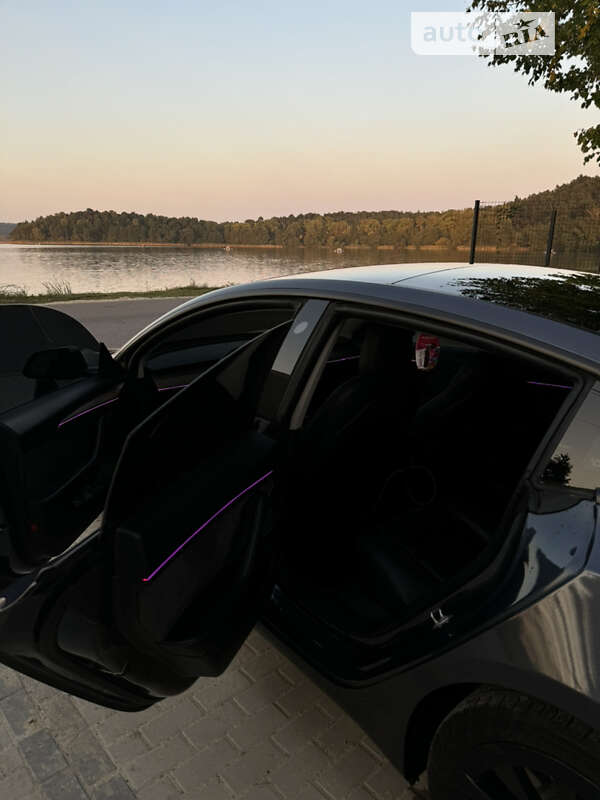 Седан Tesla Model 3 2021 в Івано-Франково