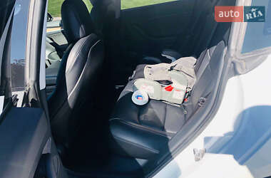 Седан Tesla Model 3 2021 в 