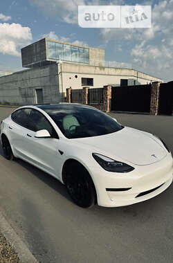 Седан Tesla Model 3 2022 в Києві