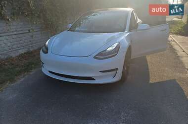 Седан Tesla Model 3 2020 в 