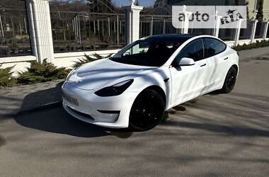 Седан Tesla Model 3 2021 в Киеве