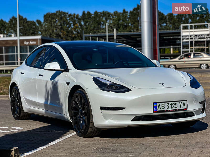 Tesla Model 3 2022