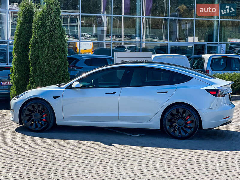 Седан Tesla Model 3 2022 в Вінниці