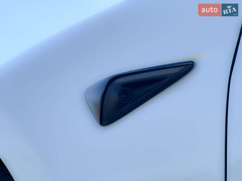 Седан Tesla Model 3 2022 в Вінниці