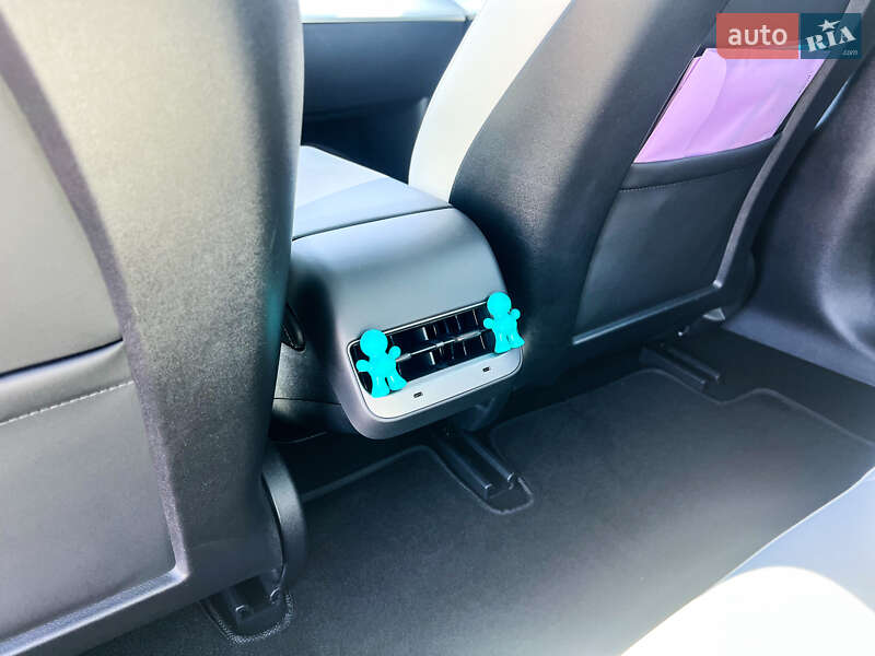 Седан Tesla Model 3 2022 в Вінниці
