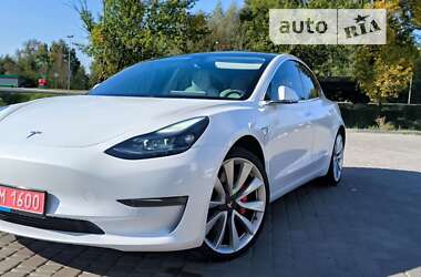 Седан Tesla Model 3 2019 в Киеве