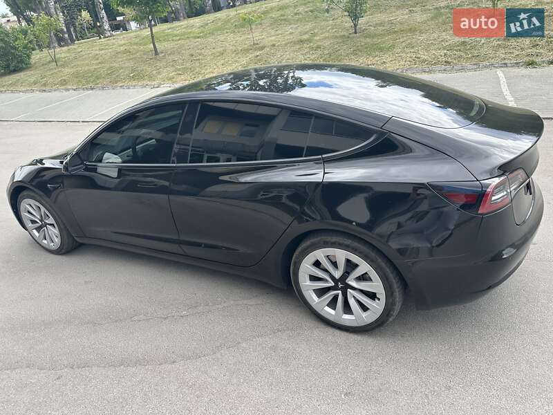 Седан Tesla Model 3 2022 в Запоріжжі