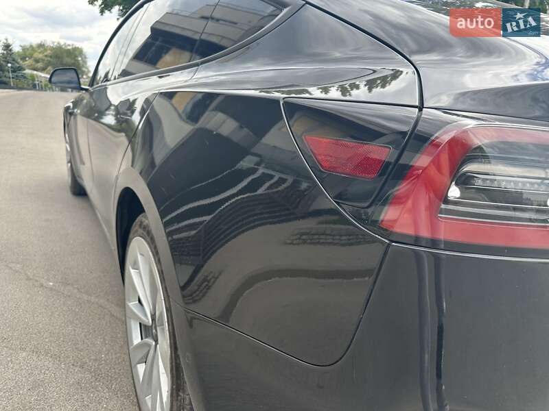 Седан Tesla Model 3 2022 в Запоріжжі