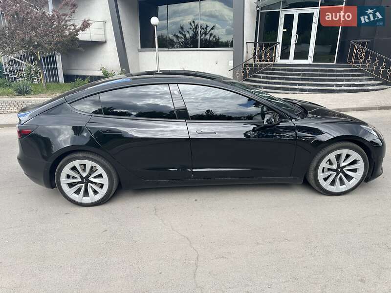Седан Tesla Model 3 2022 в Запоріжжі
