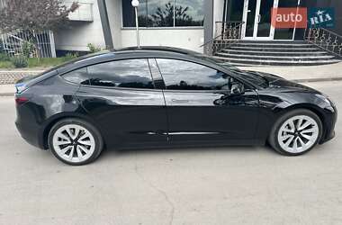 Седан Tesla Model 3 2022 в 