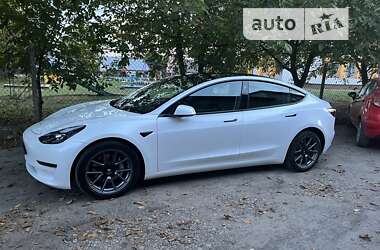 Седан Tesla Model 3 2021 в Львові