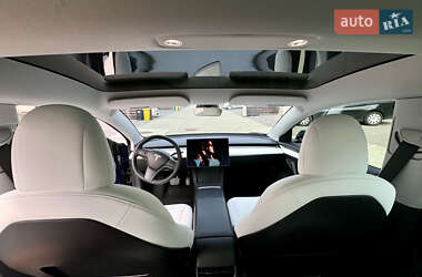 Седан Tesla Model 3 2021 в 