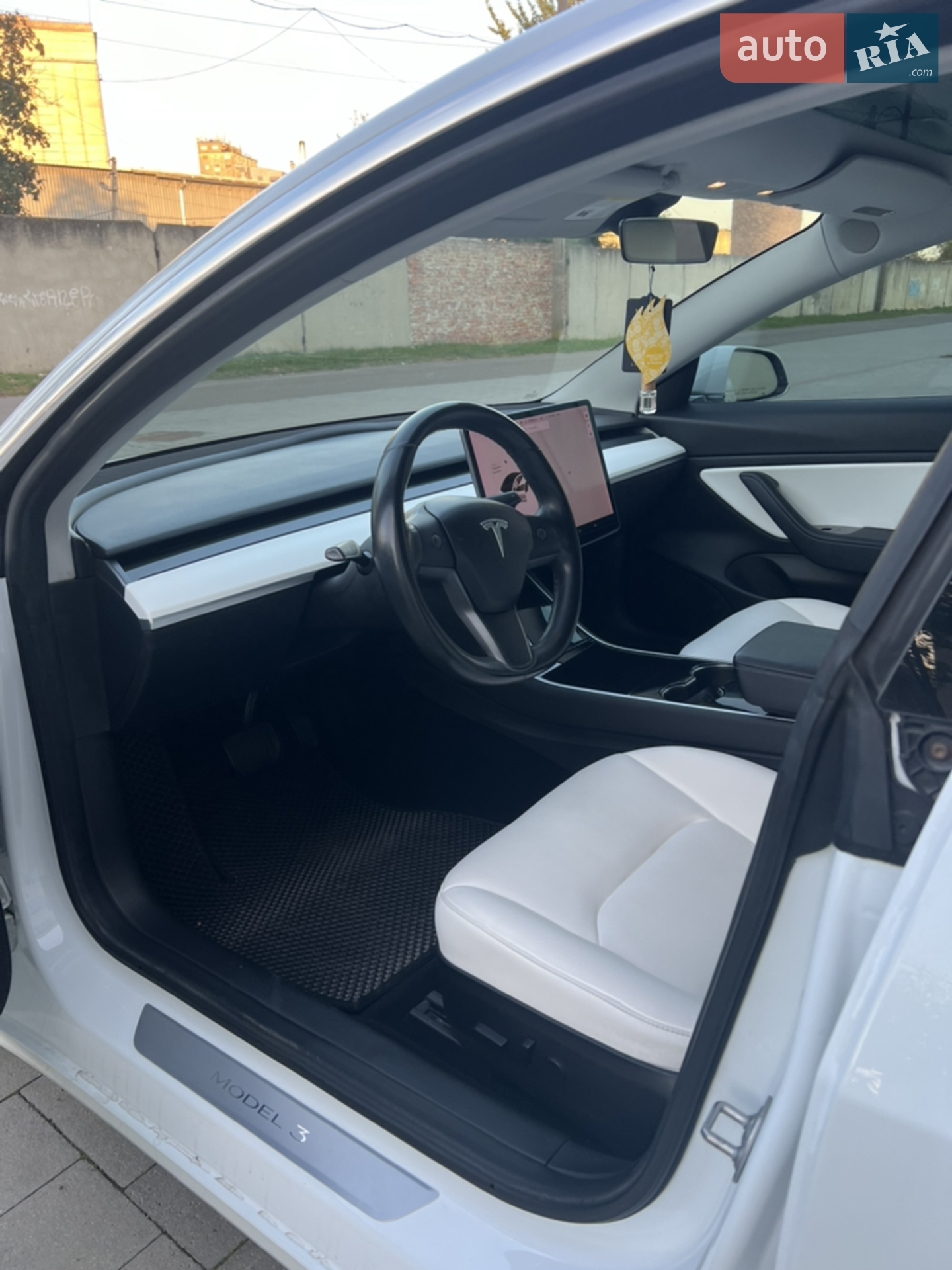 2018 Tesla Model 3 - мініатюра 11