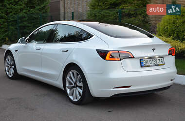Седан Tesla Model 3 2018 в 