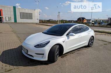 Седан Tesla Model 3 2020 в Хусті