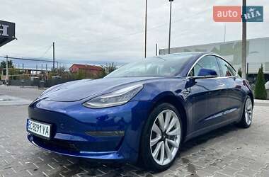 Седан Tesla Model 3 2019 в Львове