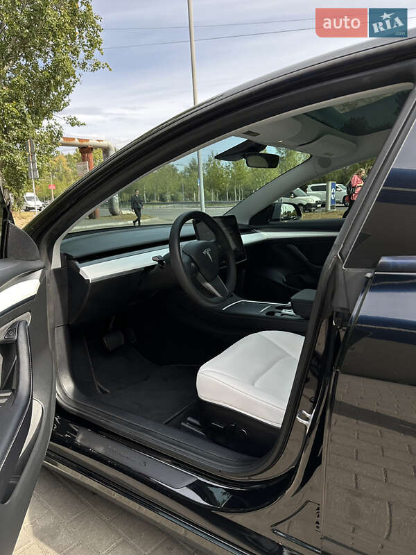 Седан Tesla Model 3 2021 в Одессе